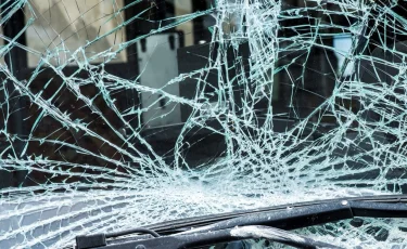 Выезд на встречную полосу привел к гибели трех человек в Алматы