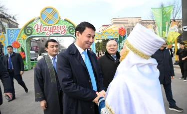 Роботтар, дрондар және цифрлық киіз үй: Алматы Наурызды қалай атап өтті - фоторепортаж