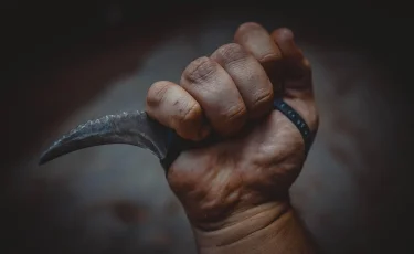 Жестокое убийство в Жайреме: многодетную мать зарезали в магазине