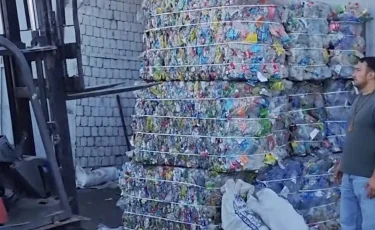 Қалдықтан кәсіпке: Түркістан облысының тұрғыны қоқыстан табыс тауып отыр