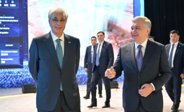 Тоқаев пен Мирзиёев жасанды интеллект хакатонына барды