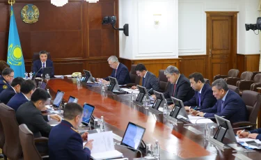 Қазақстанда көші-қон ережелері қатаңдайды: заңсыз арналар жабылып, тіркеу мен бақылау күшейтіледі