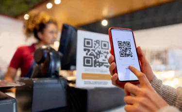 Елімізде 19 шілдеден бастап банктер бір QR-кодқа қосылады