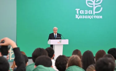 Дети и взрослые все чаще становятся жертвами – Президент о проблеме одичавших собак