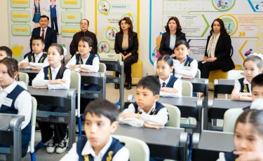 Аида Балаева ознакомилась с TopIQ Smart Class в столичной школе