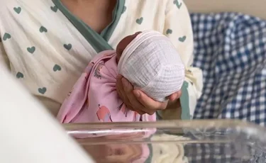 Қызылордада жаға ұстатарлық жайт: қоғамдық қор басшысы сәбиді 1 млн теңгеге саудаламақ болған