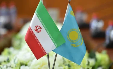 Достас халық: Қазақстан Иранға 30 вагон гуманитарлық көмек  жіберді