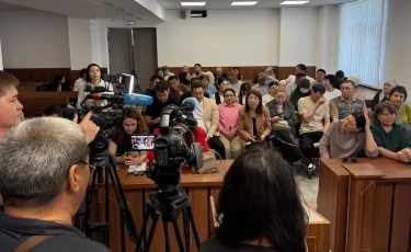 Бір отбасыны өлтірді деген күдікке ілінген Сұлтан Сәрсемалиевтің соты басталды