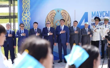 Түркістанда мемлекеттік рәміздер күніне орай ту көтеру рәсімі өтті