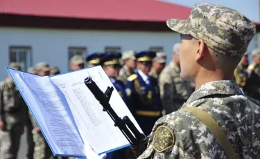 Ақтөбеде сарбазды ұрған сержант сотталды