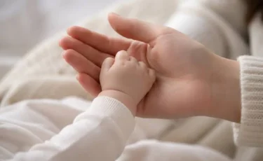 Найденного на улице в Актобе младенца передали в новую семью