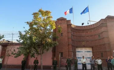 В Иране задержали двух сотрудников французского посольства