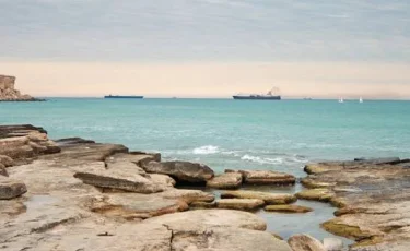 Пятеро подростков не смогли самостоятельно выбраться из моря в Актау