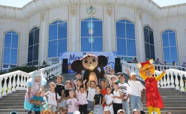 Астанадағы Достық үйінде «Мектепке жол» қайырымдылық акциясы өтті