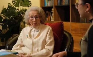 Токаев поздравил «Белого лебедя казахской поэзии» с 90-летием