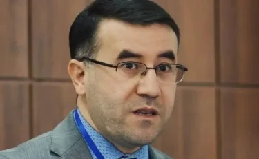 «Үйінен алып кеткен»: Астанада профессор тыңшылық жасады деген күдікпен ұсталды
