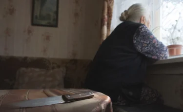 98 жастағы әжесін пышақтап өлтірді: Ресейде немересі ұсталды