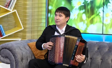 Қарындасы алты айға бұғаттап тастаған: «Бауырым» әні қалай дүниеге келді?